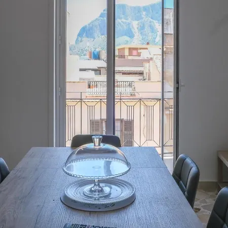Downtown Terrace Apartment